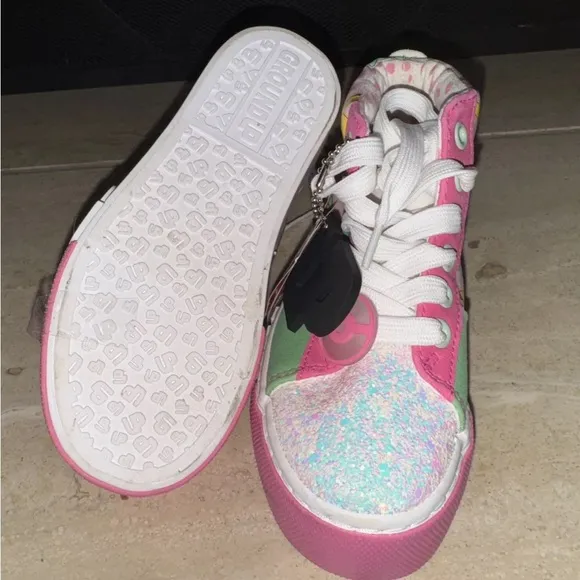 Ground Up POKEMON Kids Girls High Top Shoes Sneakers NEW With Tags Sz 11