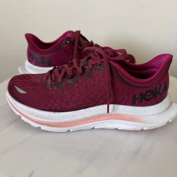 HOKA Kawana Running Shoe in Cabernet/Cherries Jubilee, Womens Size 7