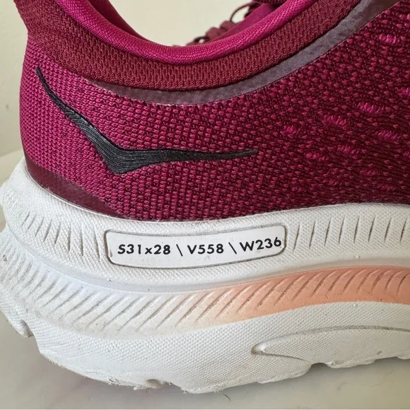 HOKA Kawana Running Shoe in Cabernet/Cherries Jubilee, Womens Size 7