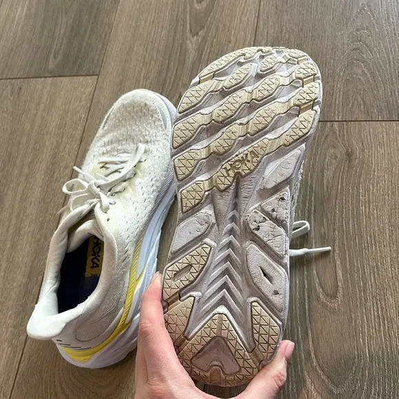 Hoka ONE ONE Clifton 8 Running Shoes Cream, Light Purple, and Yellow Size 8