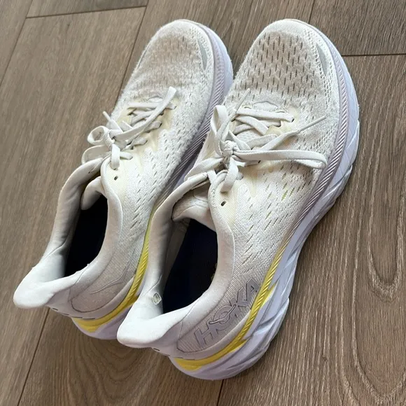 Hoka ONE ONE Clifton 8 Running Shoes Cream, Light Purple, and Yellow Size 8