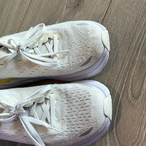 Hoka ONE ONE Clifton 8 Running Shoes Cream, Light Purple, and Yellow Size 8