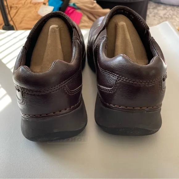 Hush Puppies mens Lunar ll brown leather slip on. NWOB size 8.5