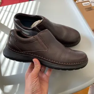 Hush Puppies mens Lunar ll brown leather slip on. NWOB size 8.5