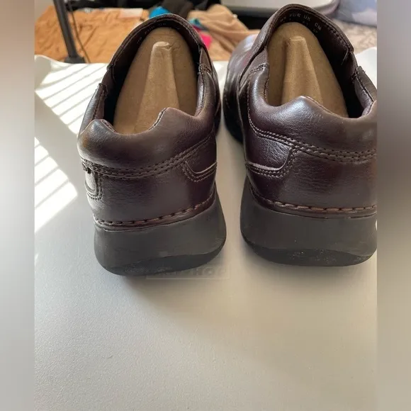 Hush Puppies mens Lunar ll brown leather slip on. NWOB size 8.5
