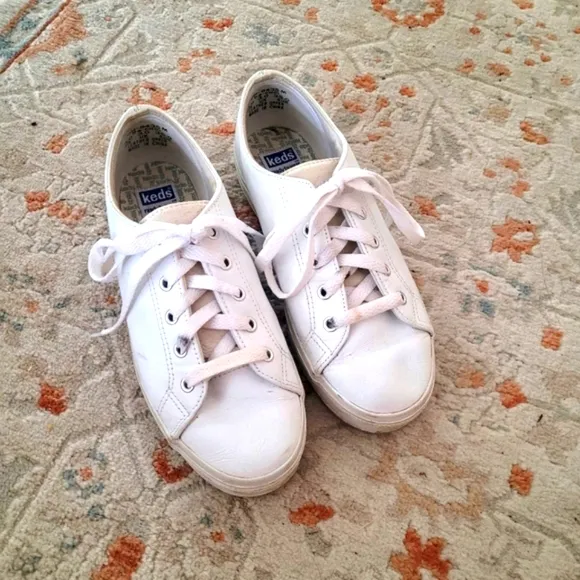 Keds White Leather Classic Laced Up Sneakers - Youth 4 - EUC