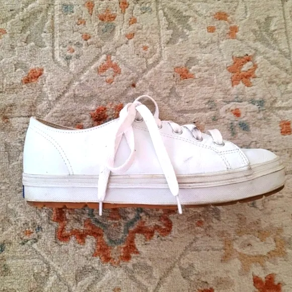 Keds White Leather Classic Laced Up Sneakers - Youth 4 - EUC