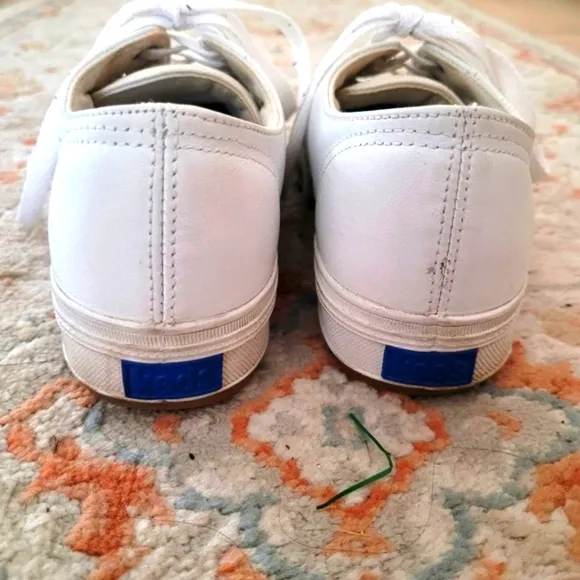 Keds White Leather Classic Laced Up Sneakers - Youth 4 - EUC