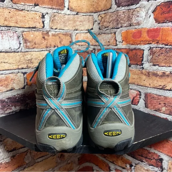 Keen utility Detroit safety toe brown blue teal boots