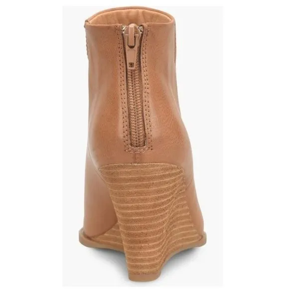 KORKS Oliana Wedge Bootie in Tan Size 9