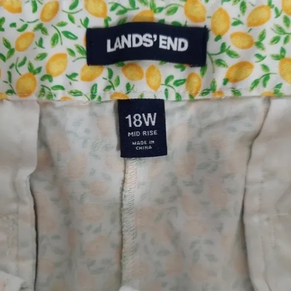 Lands End Lemon Print‎ Mid Rise Shorts