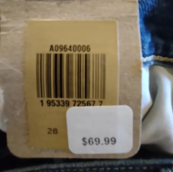 LEVI STRAUSS, Waist 32 &quot; Low Pro Straight 28, NWT 69.99. UNISEX
