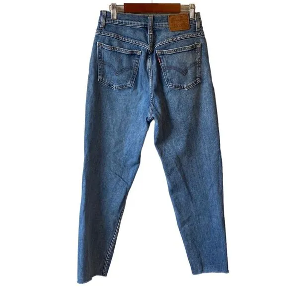 Levi’s Premium Classic Mom Jeans in Mom’s The Word - Dark Wash