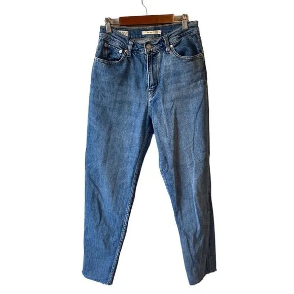Levi’s Premium Classic Mom Jeans in Mom’s The Word - Dark Wash
