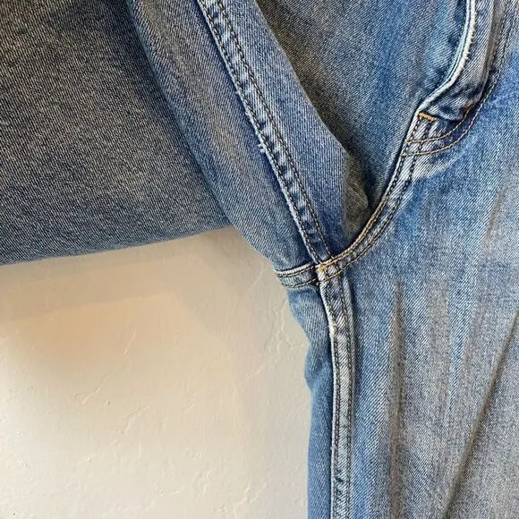 Levi’s Premium Classic Mom Jeans in Mom’s The Word - Dark Wash