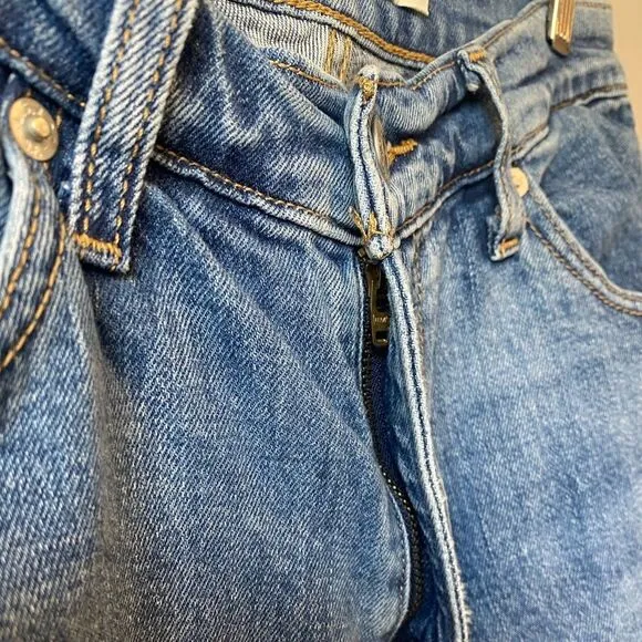 Levi’s Premium Classic Mom Jeans in Mom’s The Word - Dark Wash