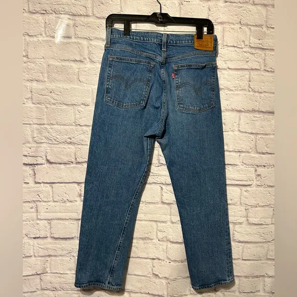 Levi's Premium Wedgie Straight Jeans size 29