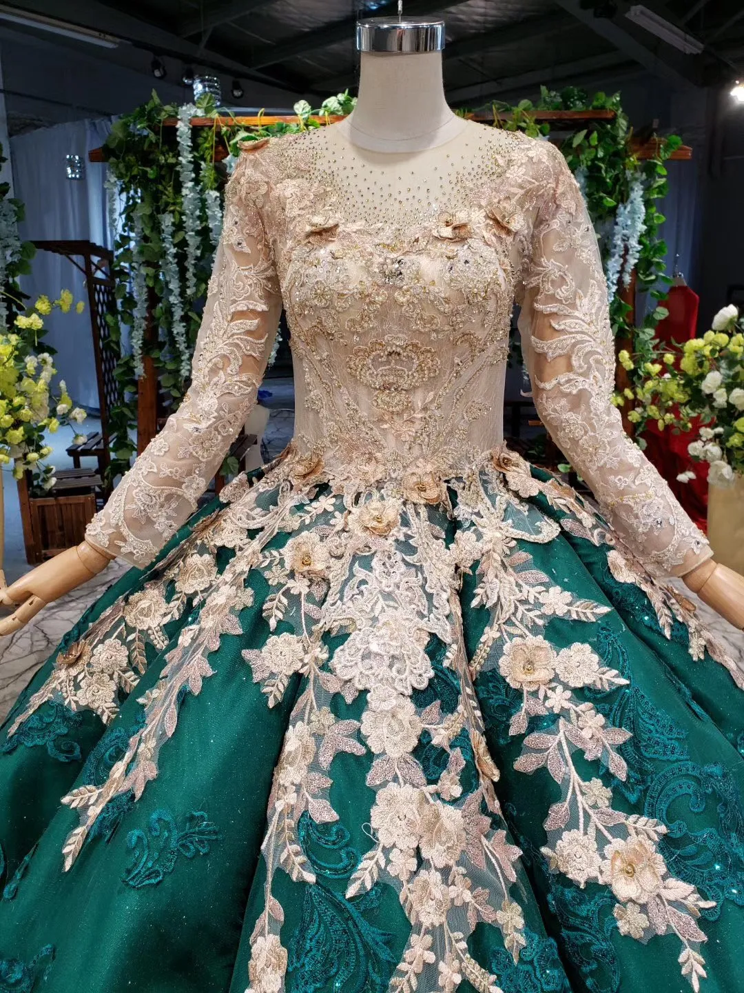 Long Sleeve Ball Gown Wedding Dress Appliques Beading Quinceanera Dress OKR12