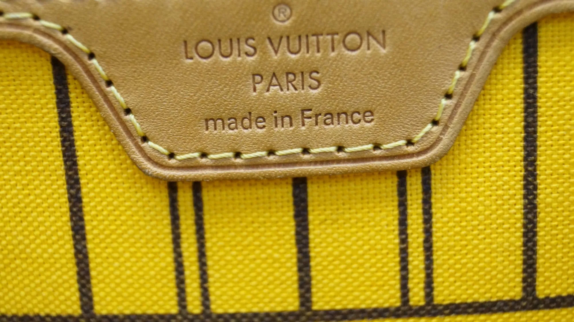 LOUIS VUITTON Monogram Canvas Neverfull MM Shoulder Bag Yellow Interior