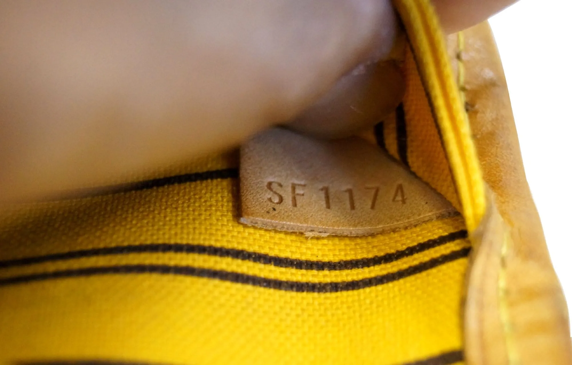 LOUIS VUITTON Monogram Canvas Neverfull MM Shoulder Bag Yellow Interior