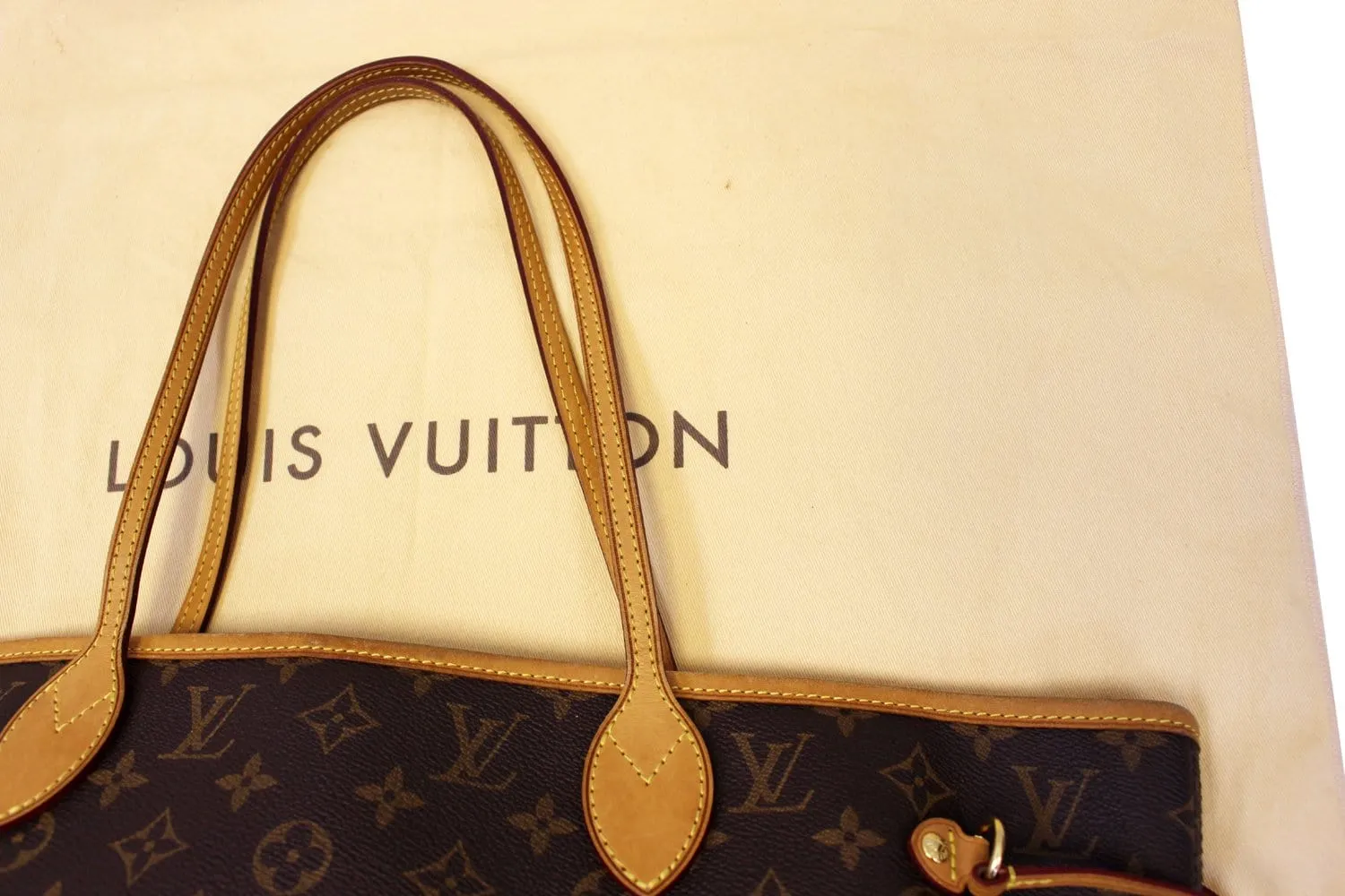 LOUIS VUITTON Monogram Neverfull MM Shoulder Bag