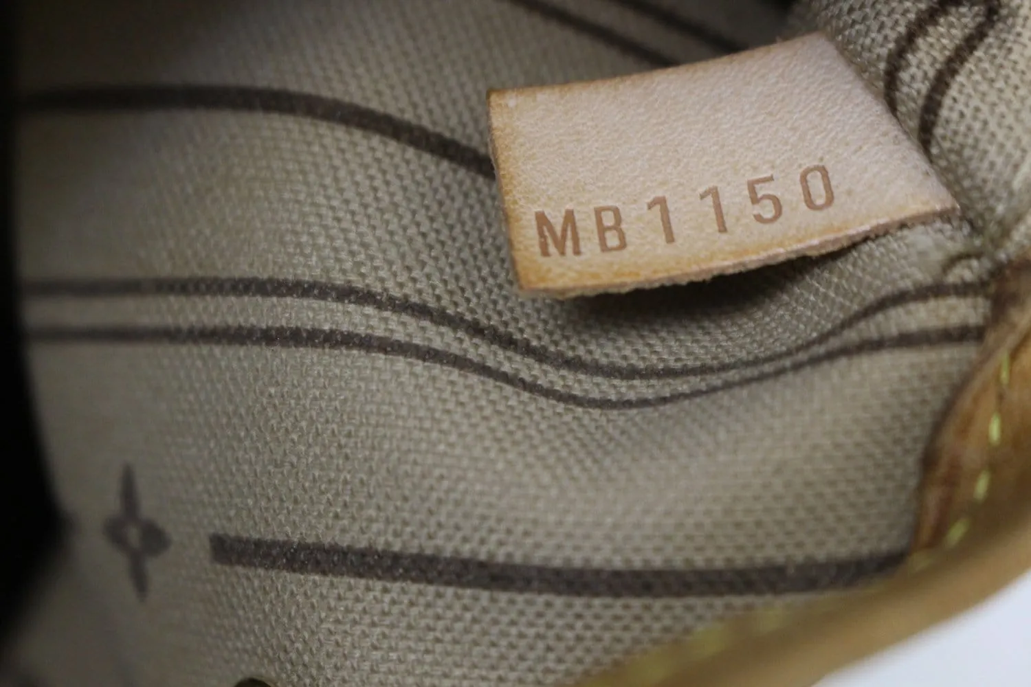 LOUIS VUITTON Monogram Neverfull MM Shoulder Bag