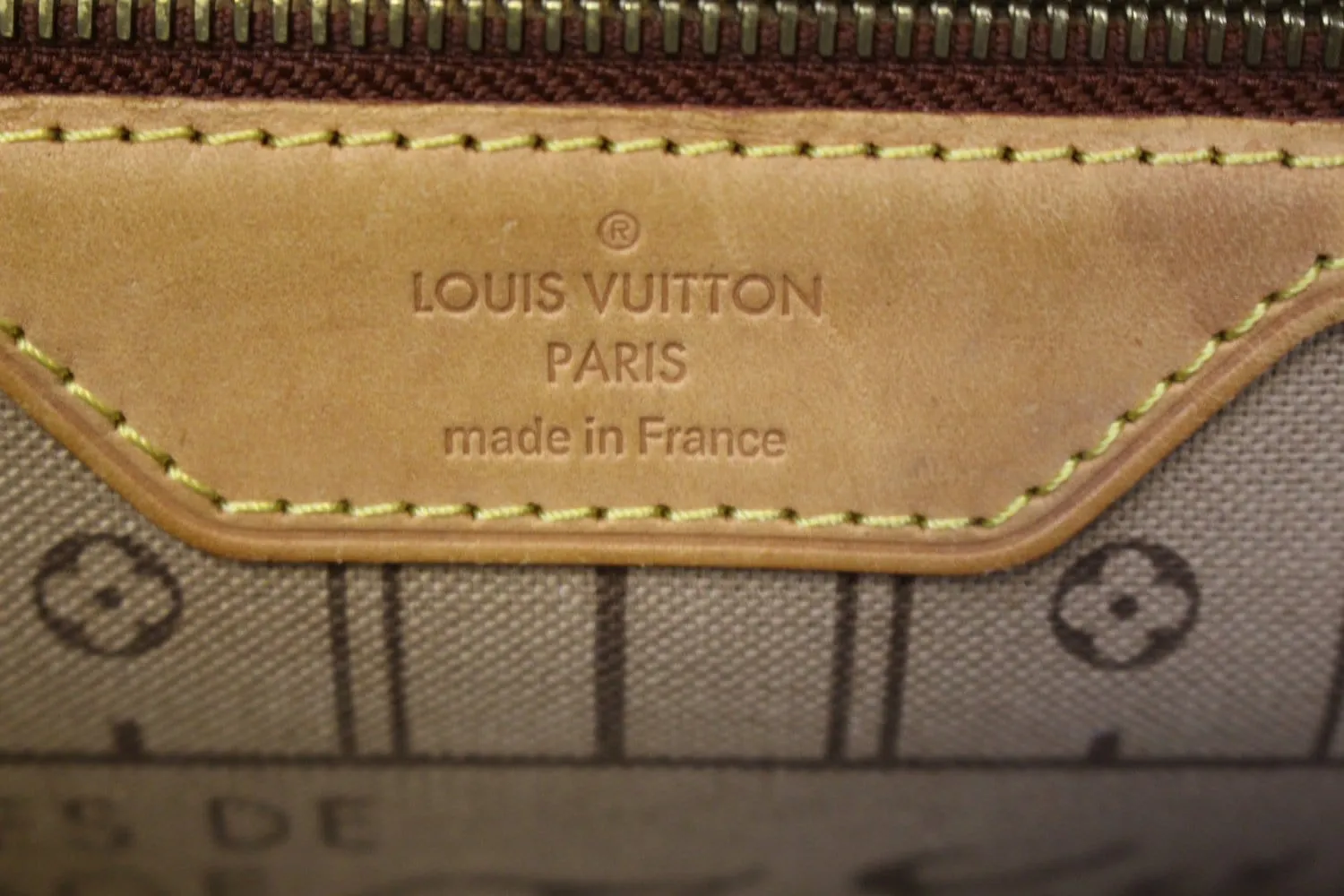 LOUIS VUITTON Monogram Neverfull MM Shoulder Bag