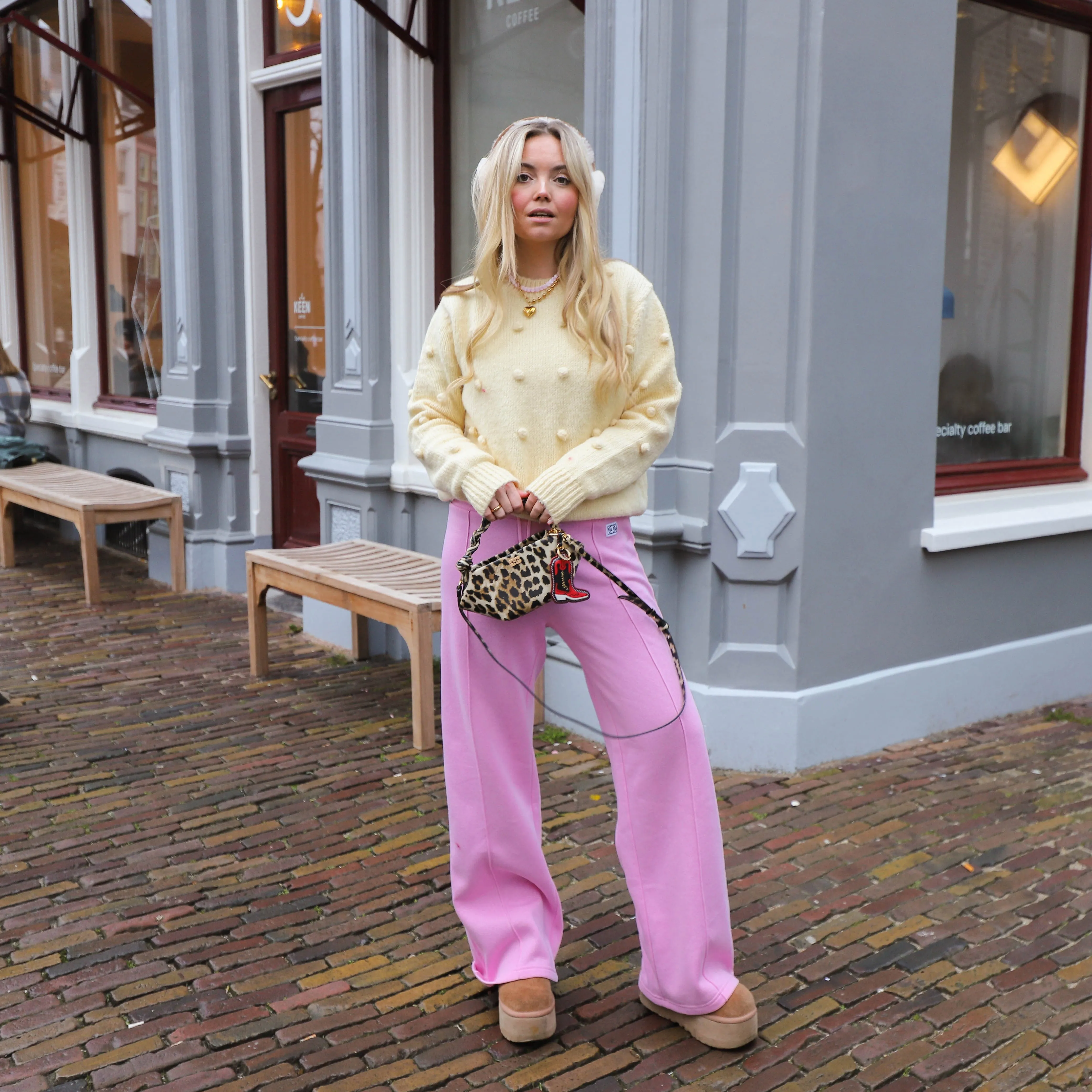 Luce bolletjes trui geel