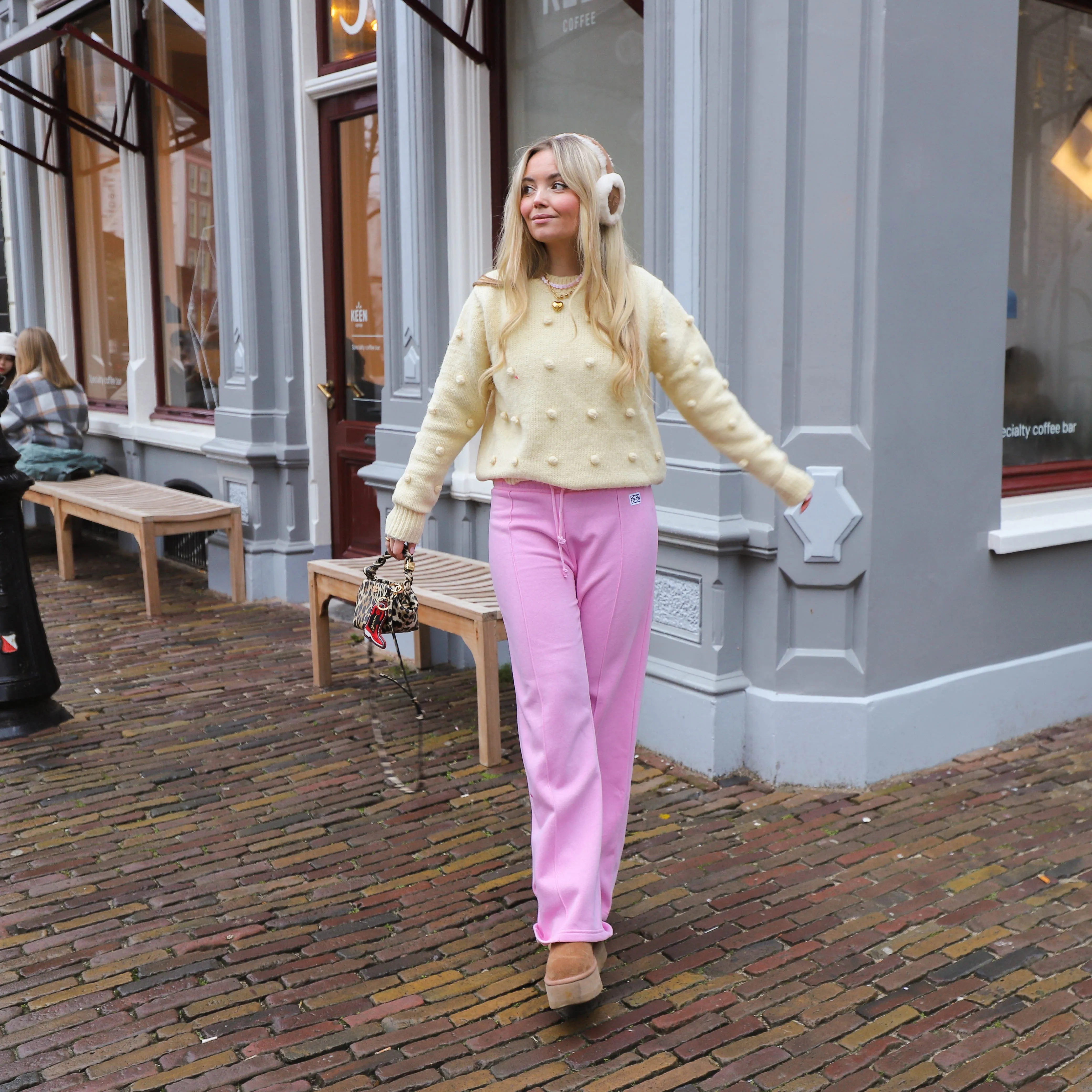 Luce bolletjes trui geel