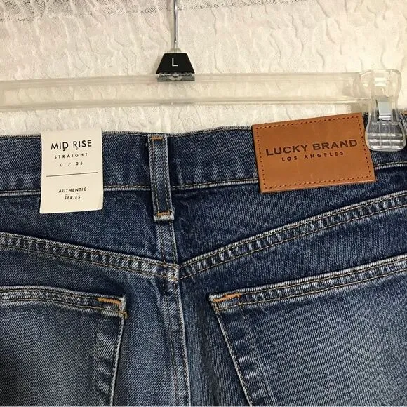 Lucky Brand NWT Midrise Authentic Straight Size 25