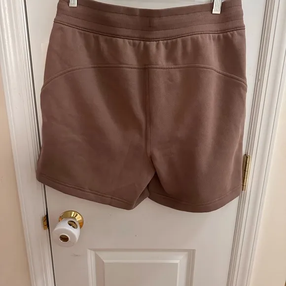 Lululemon scuba shorts NWT