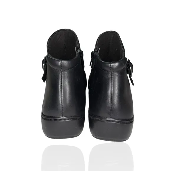 NEW Clarks Size 9 Cora Ruched Leather Ankle Booties Classic Boots $140 Black