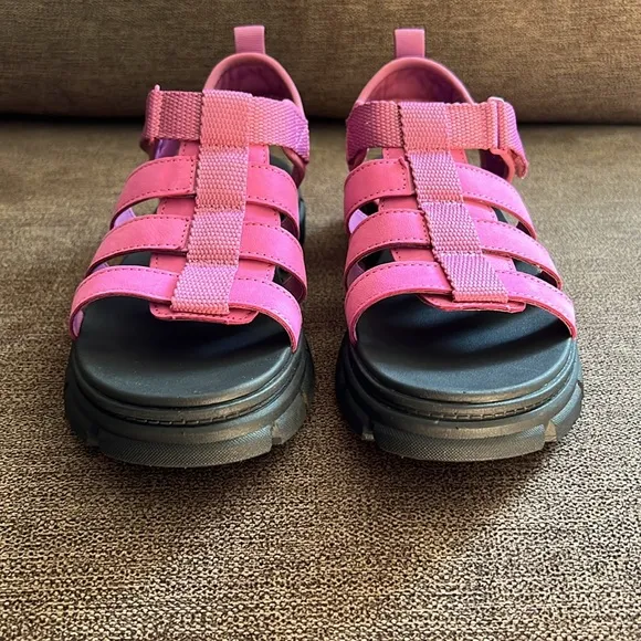New UGG Ashton Multistrap Chunky Sandals Girls Size 4 (Youth) in Pink