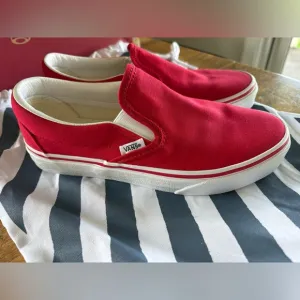 NEW Vans Customs Racing Red Slip-On Men’s 4.5, Women’s 6 Wide