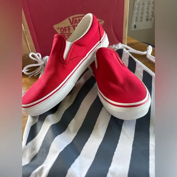 NEW Vans Customs Racing Red Slip-On Men’s 4.5, Women’s 6 Wide