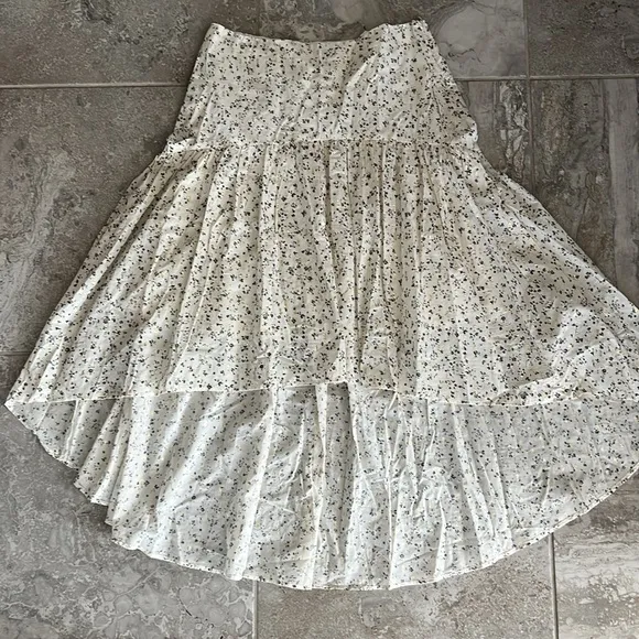 NEW Vince Camuto Beige Zippered Lined Tiered Midi HiLo Skirt Size 10 New w/o Tag