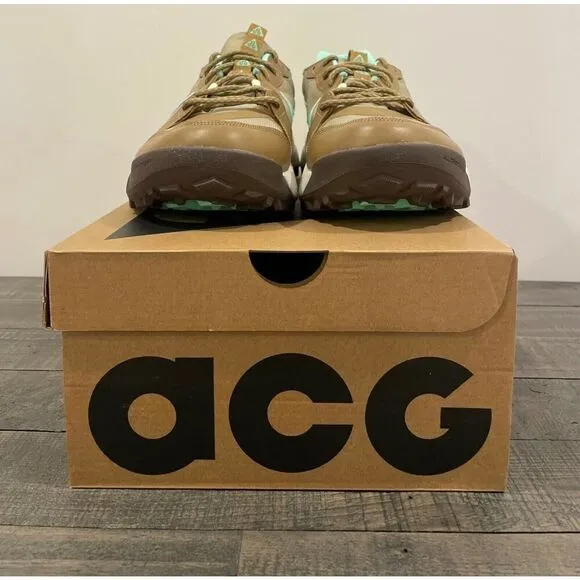 Nike ACG Lowcate Men 8 Casual Shoe Green White Athletic Lifestyle Sneaker