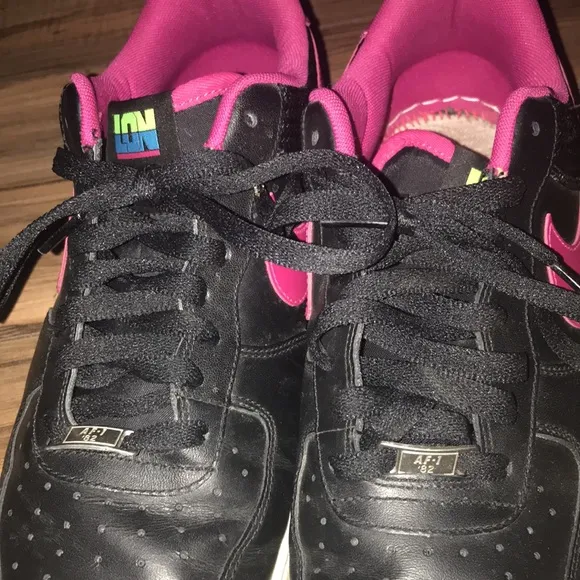 Nike Air Force 1 London Black FireBerry low sneakers size 10.5 2012