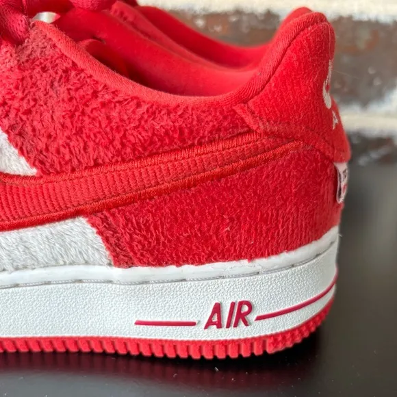 Nike Air Force One 1 Red &amp; White Plush Valentine Sneakers Big Kids Size 2Y (Boy)