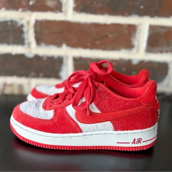 Nike Air Force One 1 Red &amp; White Plush Valentine Sneakers Big Kids Size 2Y (Boy)