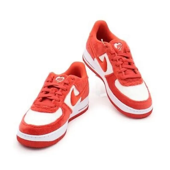 Nike Air Force One 1 Red &amp; White Plush Valentine Sneakers Big Kids Size 2Y (Boy)