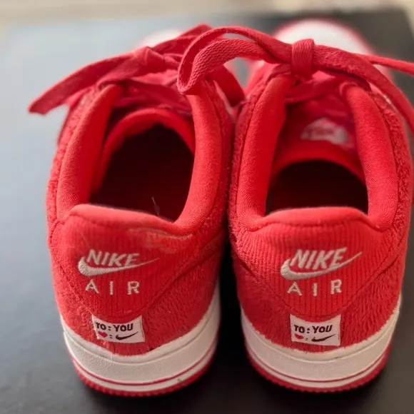 Nike Air Force One 1 Red &amp; White Plush Valentine Sneakers Big Kids Size 2Y (Boy)