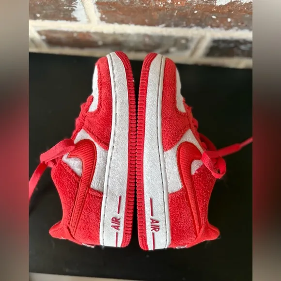 Nike Air Force One 1 Red &amp; White Plush Valentine Sneakers Big Kids Size 2Y (Boy)