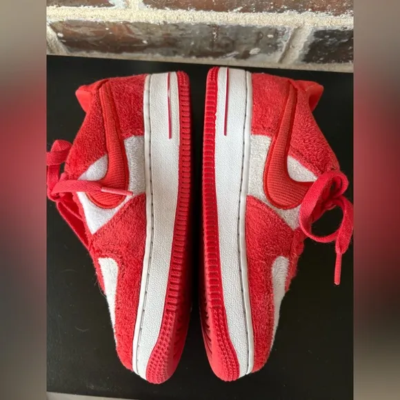 Nike Air Force One 1 Red &amp; White Plush Valentine Sneakers Big Kids Size 2Y (Boy)