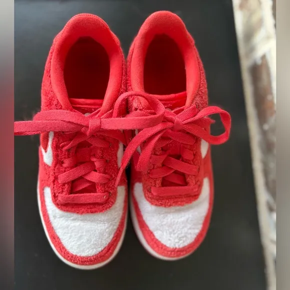 Nike Air Force One 1 Red &amp; White Plush Valentine Sneakers Big Kids Size 2Y (Boy)