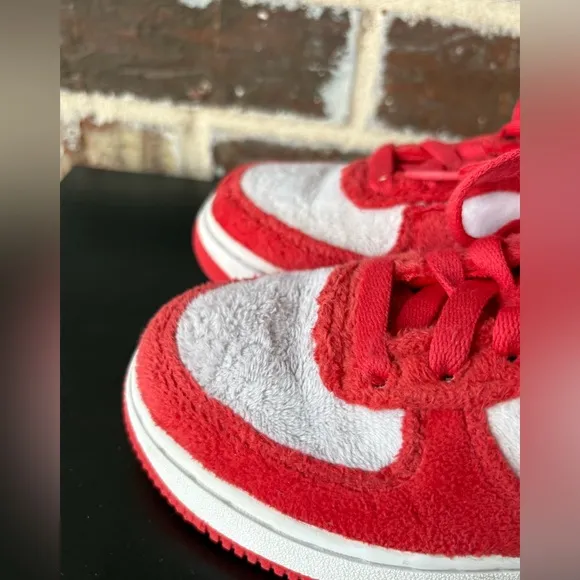 Nike Air Force One 1 Red &amp; White Plush Valentine Sneakers Big Kids Size 2Y (Boy)