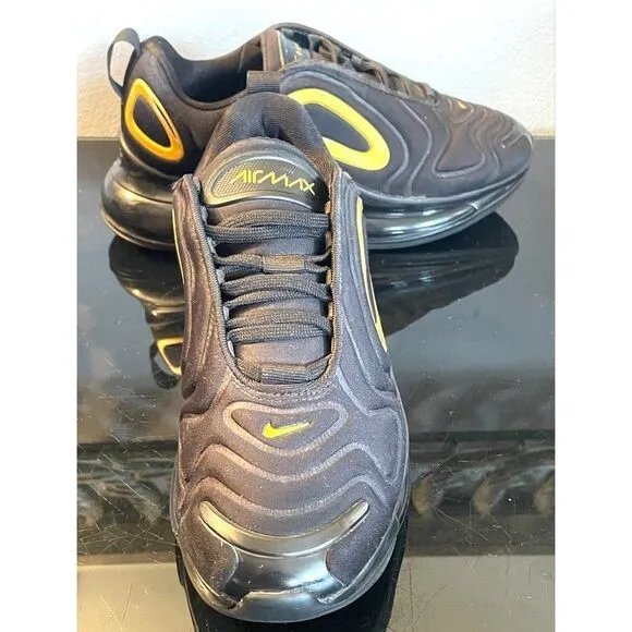 Nike Air Max 720 Black Metallic Gold AQ3196 014 Girls Youth Size 4Y