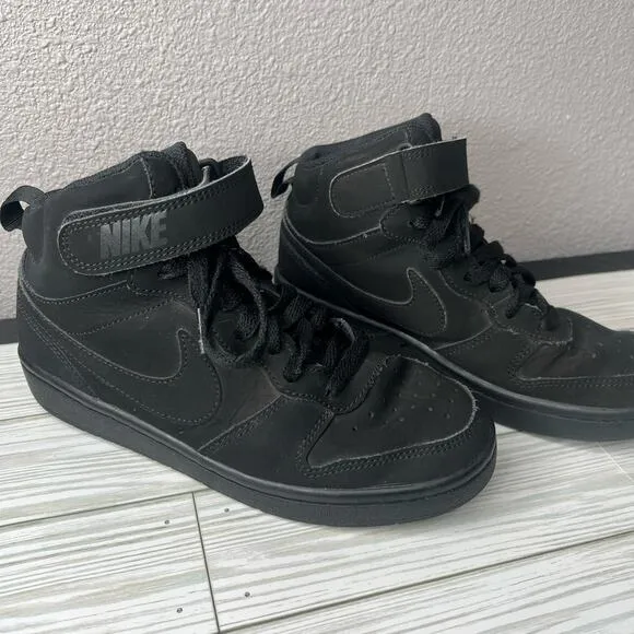 Nike boys black mid top sneakers