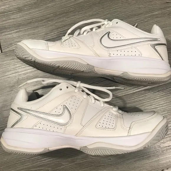 Nike City Court VII White Sneakers size 9.5