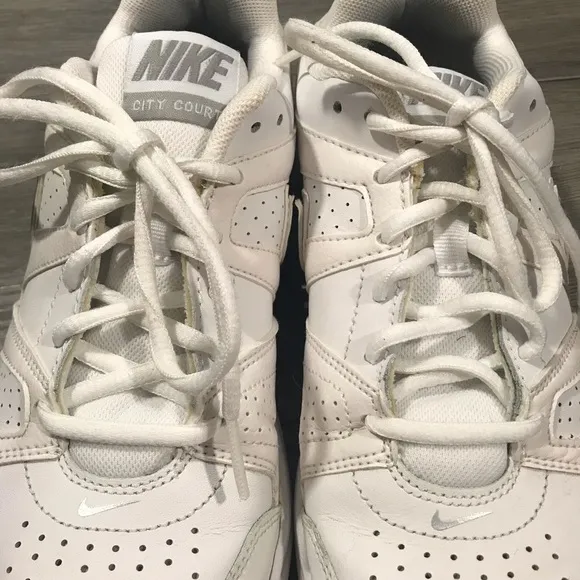 Nike City Court VII White Sneakers size 9.5